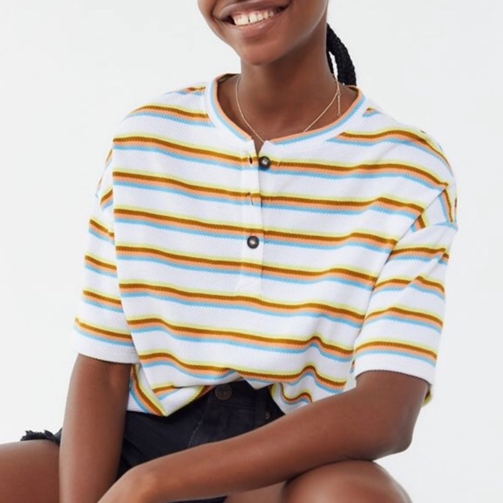 URBAN OUTFITTERS TOP SIZE M.